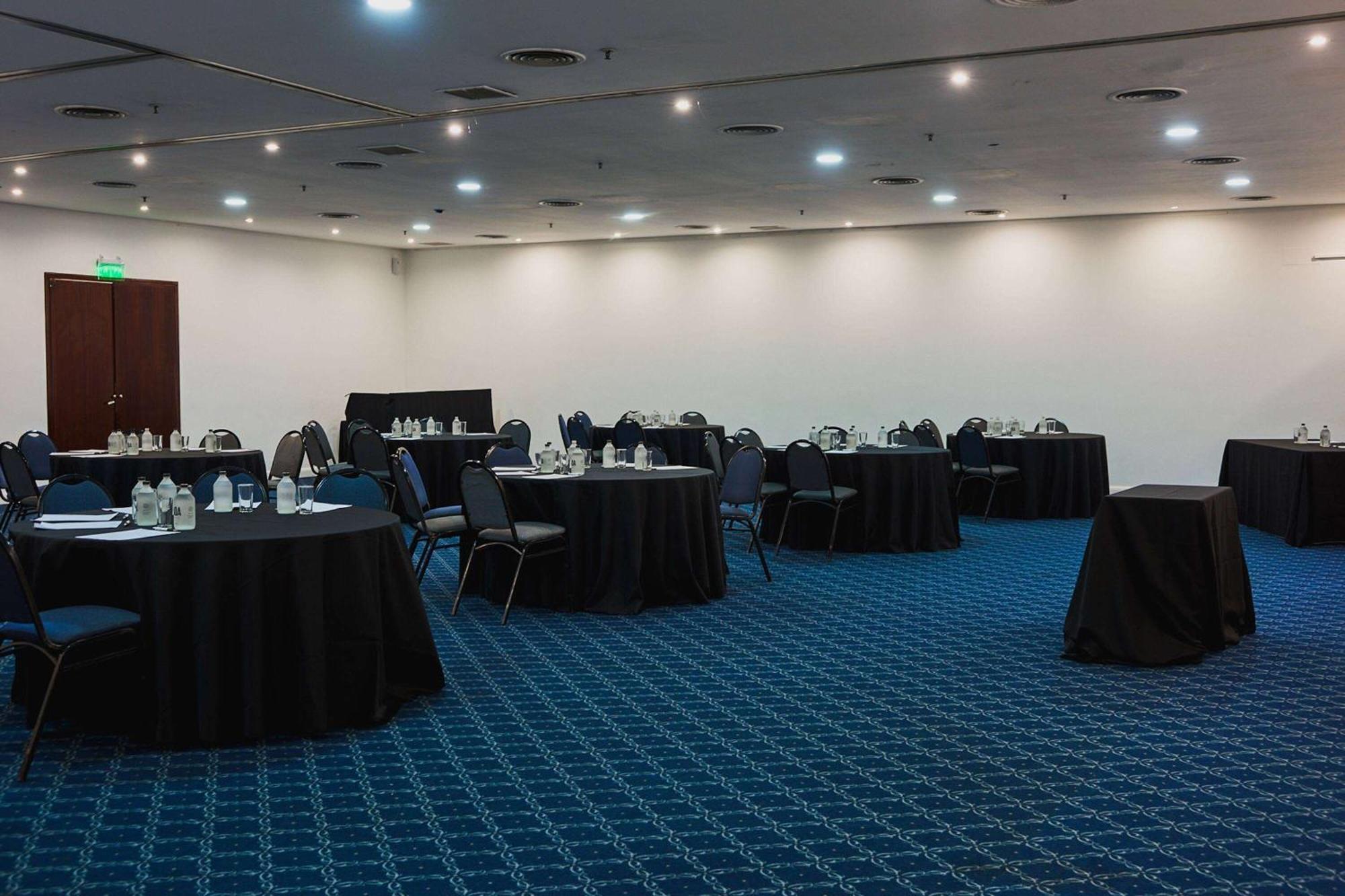 Dazzler By Wyndham Buenos Aires San Martin Hotel Bagian luar foto