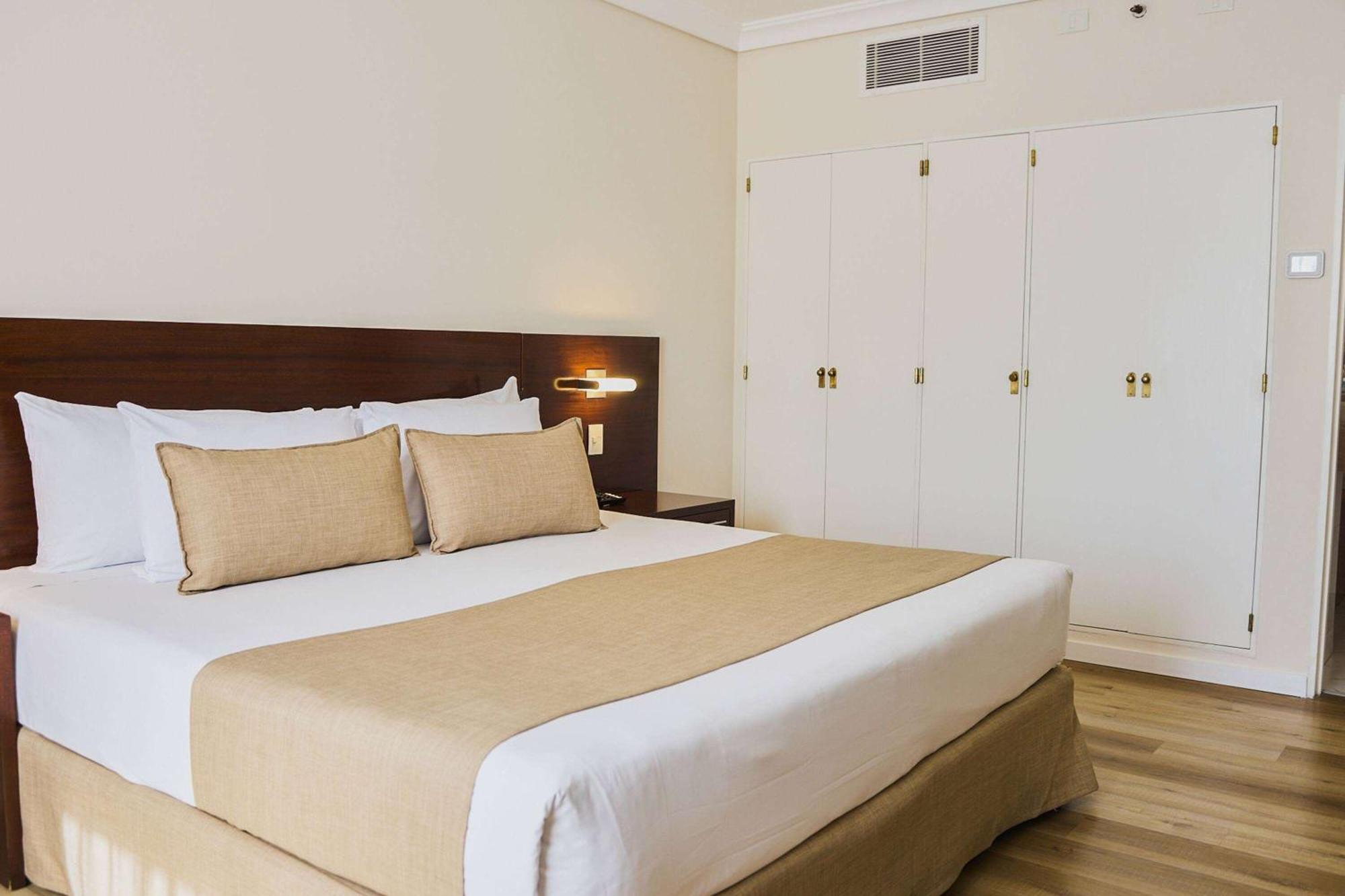 Dazzler By Wyndham Buenos Aires San Martin Hotel Bagian luar foto