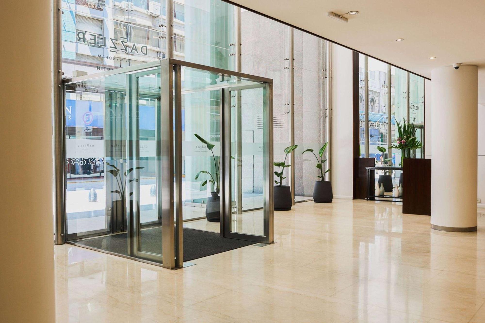 Dazzler By Wyndham Buenos Aires San Martin Hotel Bagian luar foto